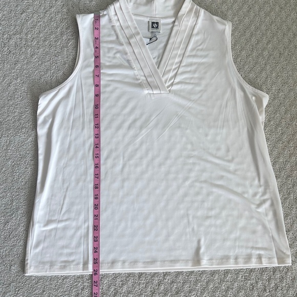 Anne Klein Triple Pleat V-Neck Sleeveless Top/Shell White Neutral Size 2X NWT - Picture 14 of 15